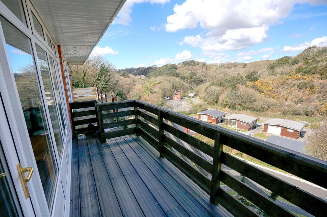 Caswell Beach Chalet 70 Located In Gower Peninsula Swansea Eksteriør billede